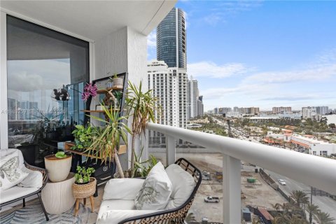 Copropriété à louer à Sunny Isles Beach, Floride: 3 chambres, 266.07 m2 № 2051565 - photo 14