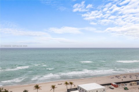 Copropriété à louer à Sunny Isles Beach, Floride: 3 chambres, 266.07 m2 № 2051565 - photo 19