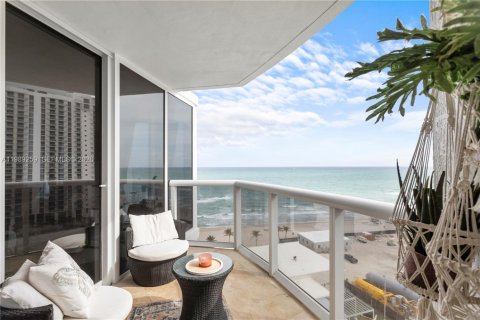Copropriété à louer à Sunny Isles Beach, Floride: 3 chambres, 266.07 m2 № 2051565 - photo 17