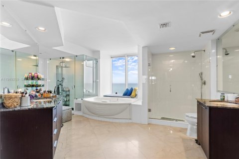 Copropriété à louer à Sunny Isles Beach, Floride: 3 chambres, 266.07 m2 № 2051565 - photo 22