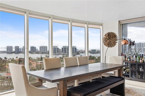 Copropriété à louer à Sunny Isles Beach, Floride: 3 chambres, 266.07 m2 № 2051565 - photo 6