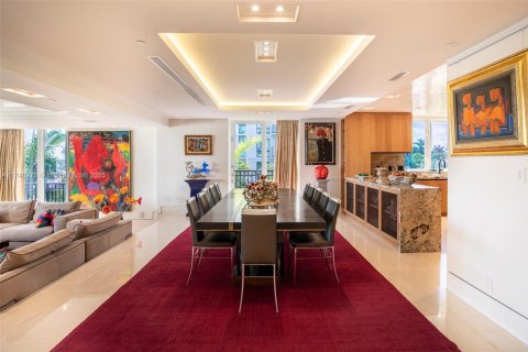 Condominio en venta en Miami, Florida, 4 dormitorios, 413.69 m2 № 1935426 - foto 17