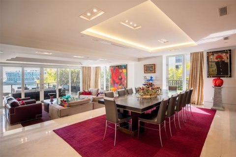 Condominio en venta en Miami, Florida, 4 dormitorios, 413.69 m2 № 1935426 - foto 2