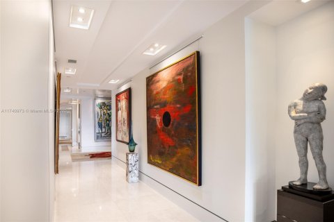 Condominio en venta en Miami, Florida, 4 dormitorios, 413.69 m2 № 1935426 - foto 18