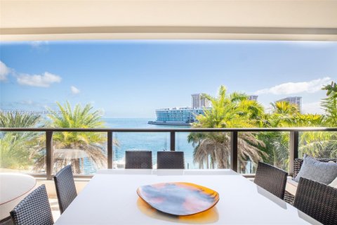 Condominio en venta en Miami, Florida, 4 dormitorios, 413.69 m2 № 1935426 - foto 12