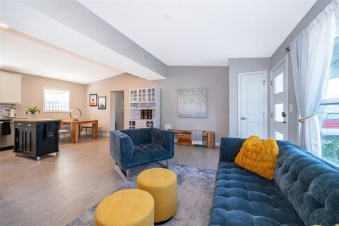 House in Winter Park, Florida 4 bedrooms, 159.61 sq.m. № 1873655 - photo 7