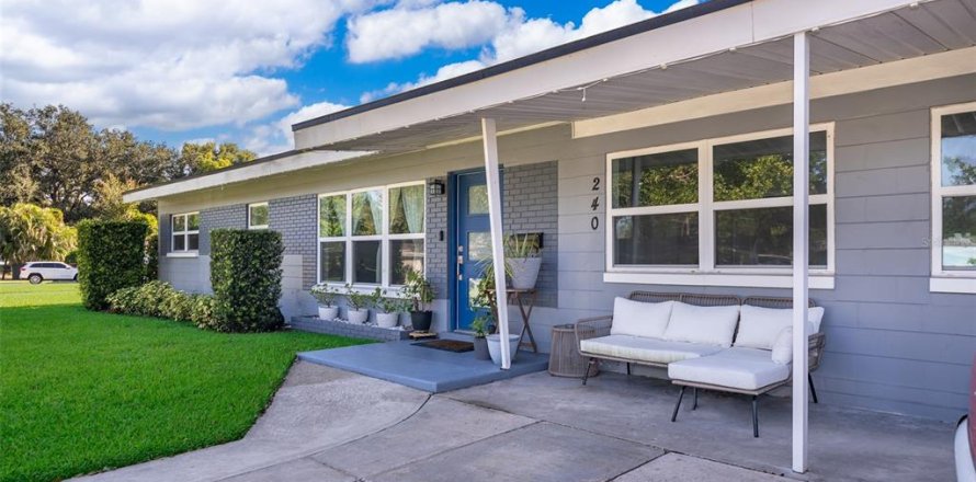 House in Winter Park, Florida 4 bedrooms, 159.61 sq.m. № 1873655