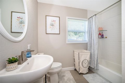 House in Winter Park, Florida 4 bedrooms, 159.61 sq.m. № 1873655 - photo 23