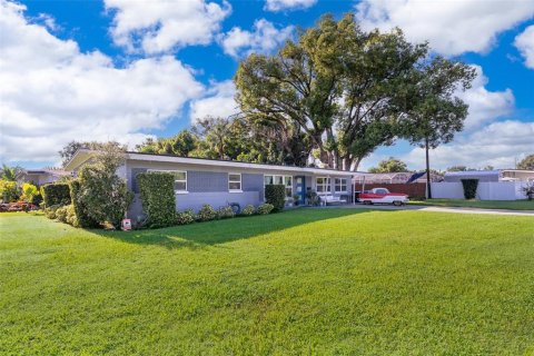House in Winter Park, Florida 4 bedrooms, 159.61 sq.m. № 1873655 - photo 3