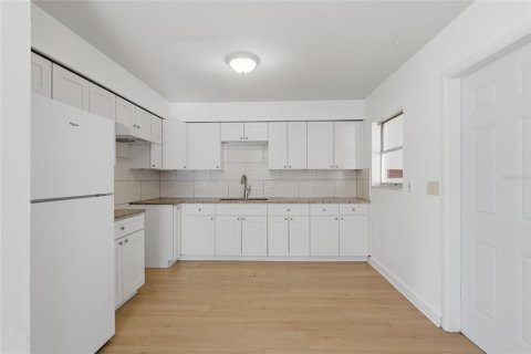 Villa ou maison à vendre à Brandon, Floride: 4 chambres, 138.42 m2 № 2148082 - photo 23