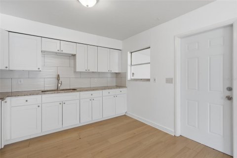 Villa ou maison à vendre à Brandon, Floride: 4 chambres, 138.42 m2 № 2148082 - photo 24