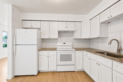 Villa ou maison à vendre à Brandon, Floride: 4 chambres, 138.42 m2 № 2148082 - photo 22