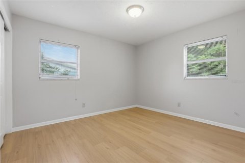 Villa ou maison à vendre à Brandon, Floride: 4 chambres, 138.42 m2 № 2148082 - photo 15