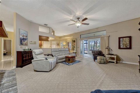 House in Winter Garden, Florida 3 bedrooms, 255.48 sq.m. № 1574785 - photo 12