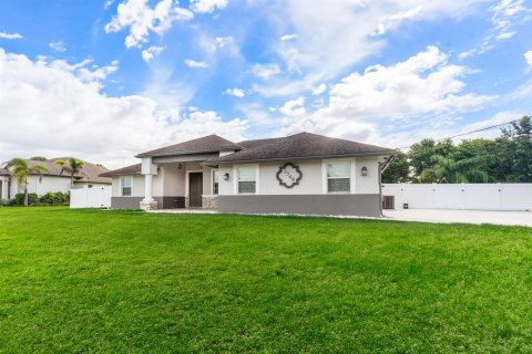 Villa ou maison à vendre à Port St. Lucie, Floride: 3 chambres, 168.71 m2 № 2083830 - photo 4