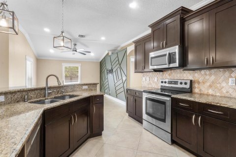 Villa ou maison à vendre à Port St. Lucie, Floride: 3 chambres, 168.71 m2 № 2083830 - photo 17