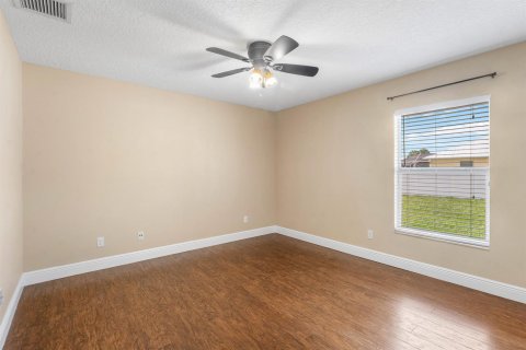 Villa ou maison à vendre à Port St. Lucie, Floride: 3 chambres, 168.71 m2 № 2083830 - photo 27