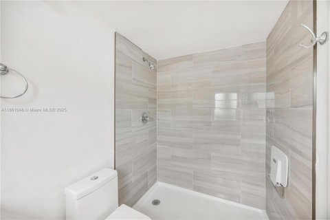 Condominio en alquiler en Fort Lauderdale, Florida, 1 dormitorio, 56.58 m2 № 1889482 - foto 19
