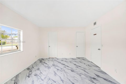Condominio en alquiler en Fort Lauderdale, Florida, 1 dormitorio, 56.58 m2 № 1889482 - foto 16