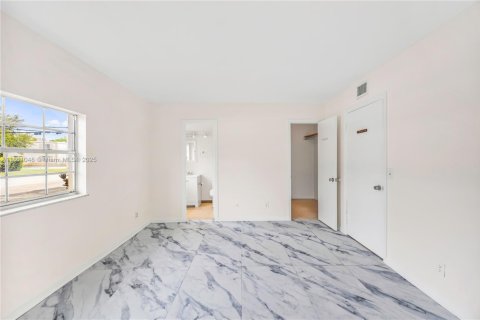 Condominio en alquiler en Fort Lauderdale, Florida, 1 dormitorio, 56.58 m2 № 1889482 - foto 17