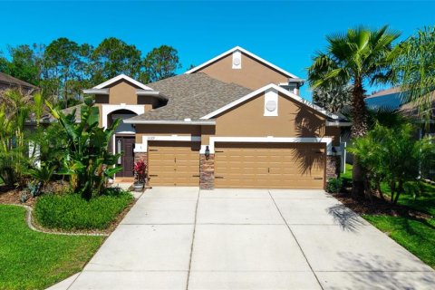 Casa en New Port Richey, Florida 4 dormitorios, 225.94 m2 № 2230176