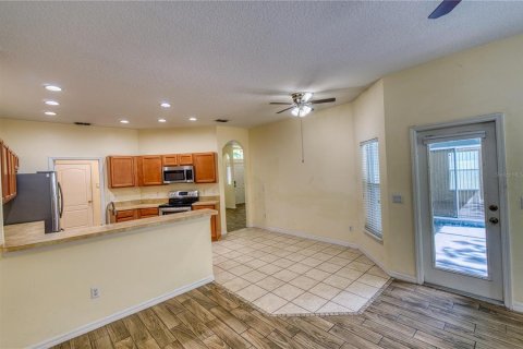 House in Orlando, Florida 3 bedrooms, 165.37 sq.m. № 1885128 - photo 4