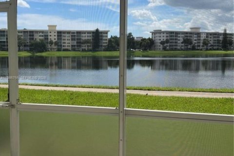 Condominio en alquiler en Pompano Beach, Florida, 2 dormitorios, 112.97 m2 № 2050983 - foto 5