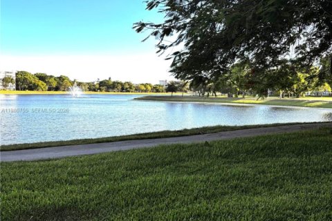 Condominio en alquiler en Pompano Beach, Florida, 2 dormitorios, 112.97 m2 № 2050983 - foto 9