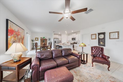 House in Parrish, Florida 4 bedrooms, 173.36 sq.m. № 1579070 - photo 8