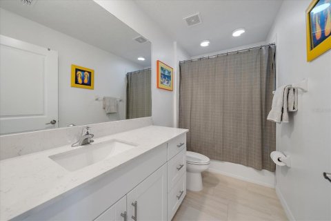 House in Parrish, Florida 4 bedrooms, 173.36 sq.m. № 1579070 - photo 24