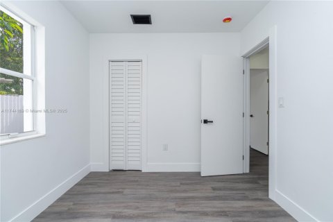 Villa ou maison à vendre à Opa-locka, Floride: 3 chambres, 106.37 m2 № 1492547 - photo 9