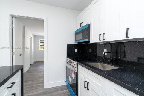 Villa ou maison à vendre à Opa-locka, Floride: 3 chambres, 106.37 m2 № 1492547 - photo 7
