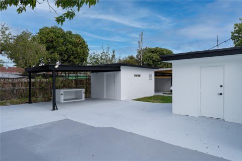 Villa ou maison à vendre à Opa-locka, Floride: 3 chambres, 106.37 m2 № 1492547 - photo 17
