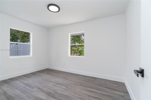 Villa ou maison à vendre à Opa-locka, Floride: 3 chambres, 106.37 m2 № 1492547 - photo 21