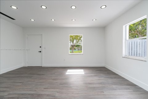 Villa ou maison à vendre à Opa-locka, Floride: 3 chambres, 106.37 m2 № 1492547 - photo 29