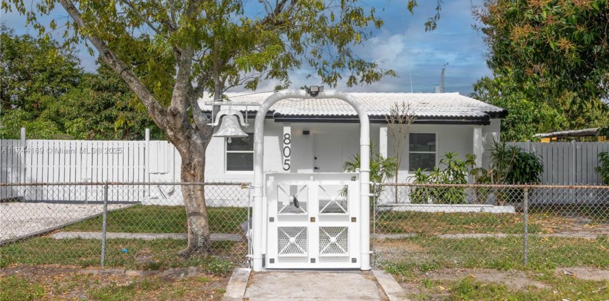 Villa ou maison à Opa-locka, Floride 3 chambres, 106.37 m2 № 1492547
