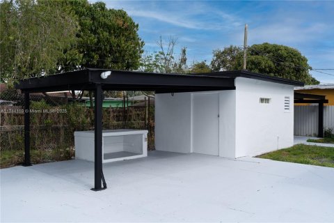 Villa ou maison à vendre à Opa-locka, Floride: 3 chambres, 106.37 m2 № 1492547 - photo 27