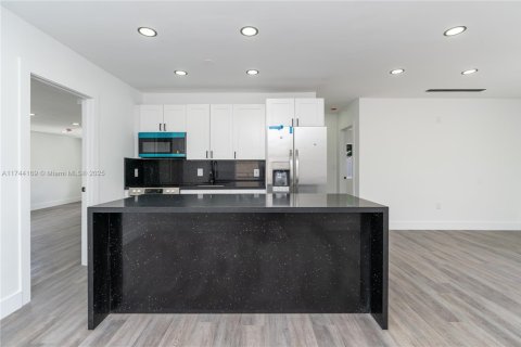 Villa ou maison à vendre à Opa-locka, Floride: 3 chambres, 106.37 m2 № 1492547 - photo 5
