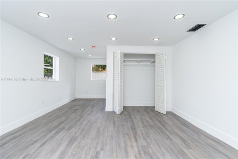 Villa ou maison à vendre à Opa-locka, Floride: 3 chambres, 106.37 m2 № 1492547 - photo 12