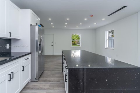 Villa ou maison à vendre à Opa-locka, Floride: 3 chambres, 106.37 m2 № 1492547 - photo 18