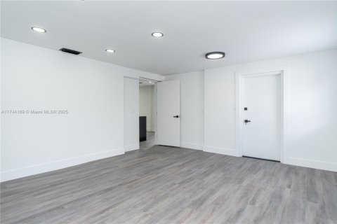 Villa ou maison à vendre à Opa-locka, Floride: 3 chambres, 106.37 m2 № 1492547 - photo 22