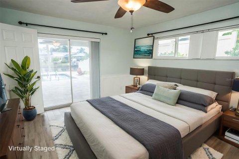 House in Apollo Beach, Florida 4 bedrooms, 179.3 sq.m. № 1916220 - photo 14
