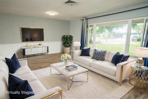 House in Apollo Beach, Florida 4 bedrooms, 179.3 sq.m. № 1916220 - photo 18
