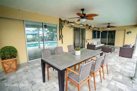 House in Apollo Beach, Florida 4 bedrooms, 179.3 sq.m. № 1916220 - photo 30