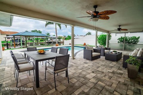 House in Apollo Beach, Florida 4 bedrooms, 179.3 sq.m. № 1916220 - photo 28