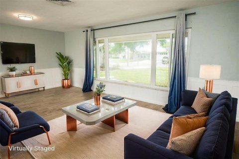 House in Apollo Beach, Florida 4 bedrooms, 179.3 sq.m. № 1916220 - photo 24