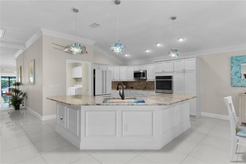 House in The Villages, Florida 3 bedrooms, 224.36 sq.m. № 1762046 - photo 15