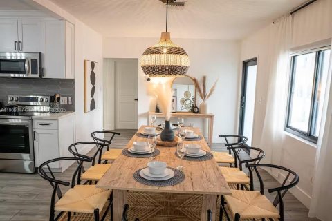 Villa ou maison à vendre à Miami, Floride: 3 chambres, 133.13 m2 № 1966229 - photo 9