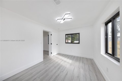 Villa ou maison à vendre à Miami, Floride: 3 chambres, 133.13 m2 № 1966229 - photo 27