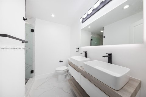 Villa ou maison à vendre à Miami, Floride: 3 chambres, 133.13 m2 № 1966229 - photo 29